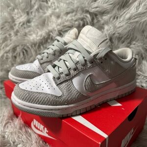 Nike Dunk Low - light gray corduroy